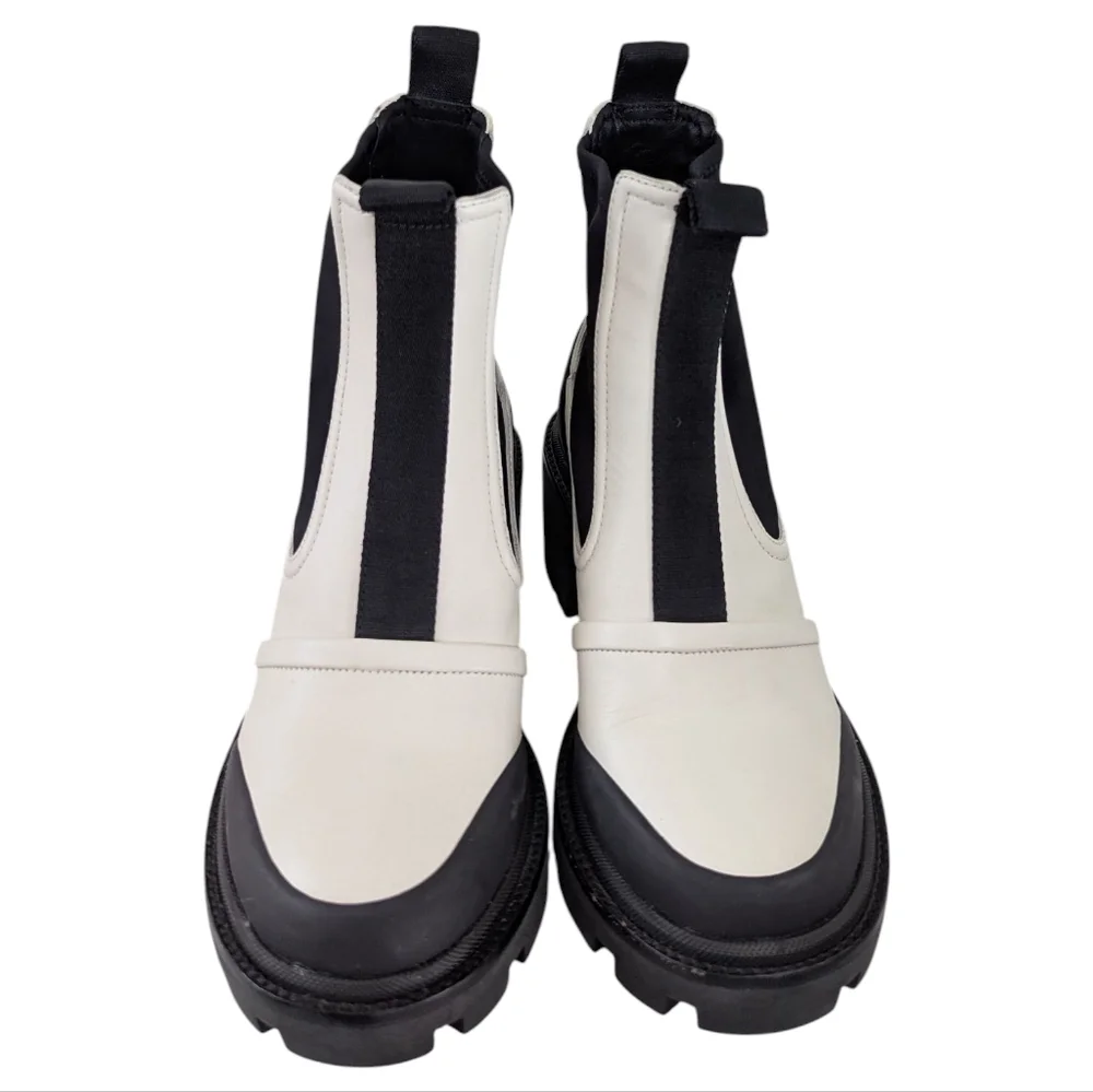 Tory Burch Black and White Women's Chelsea Boots... Size 8